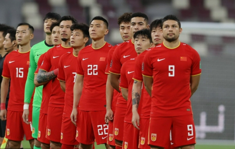 阿隆·穆伊|李铁带4门将却弃5位年轻人?但以伤病和家庭为由弃用,却能理解