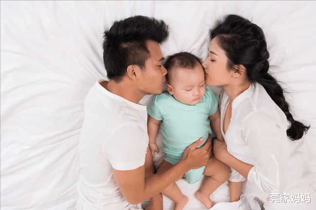 莞家妈妈|生宝宝的第一年最难，宝爸宝妈需克服3件事，熬过之后才是真爱