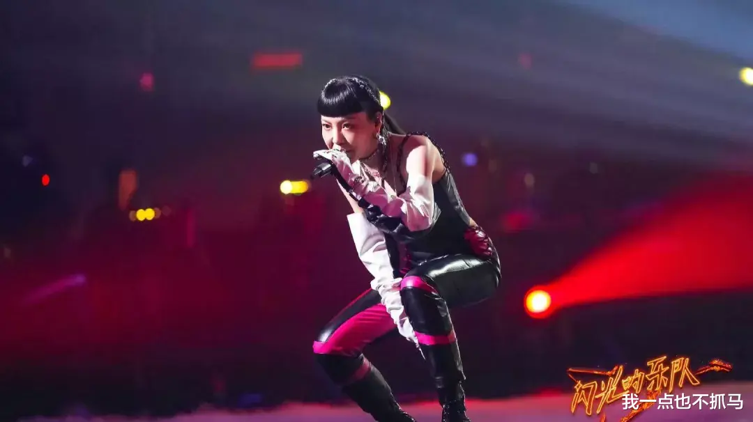 吴莫愁|“亚洲最丑女星”和她消失三年的真相