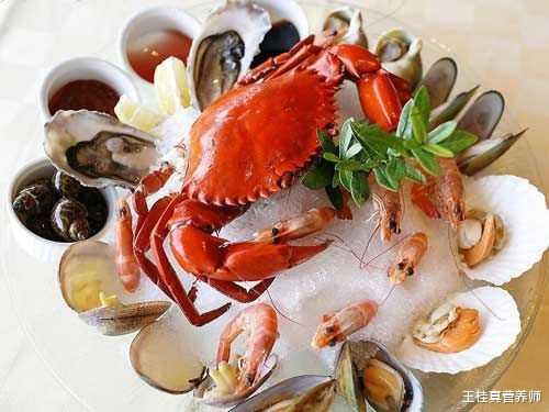 痛风|痛风的“祸首”被楸出,啤酒只是其一,还有4类食物是“凶手”