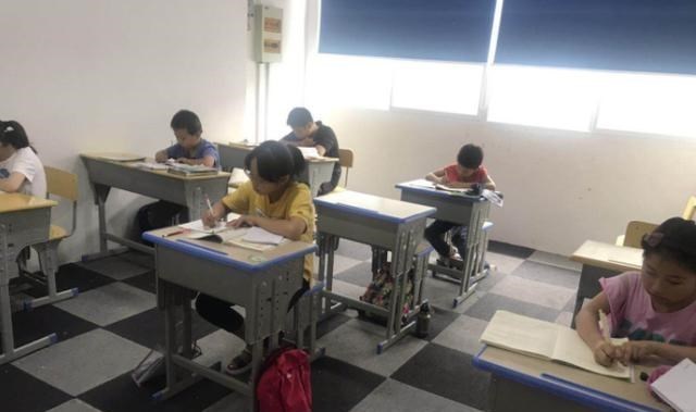 一休星座解析|家长举报老师违规补课后，还以为就此结束，谁知“报应”还是来了