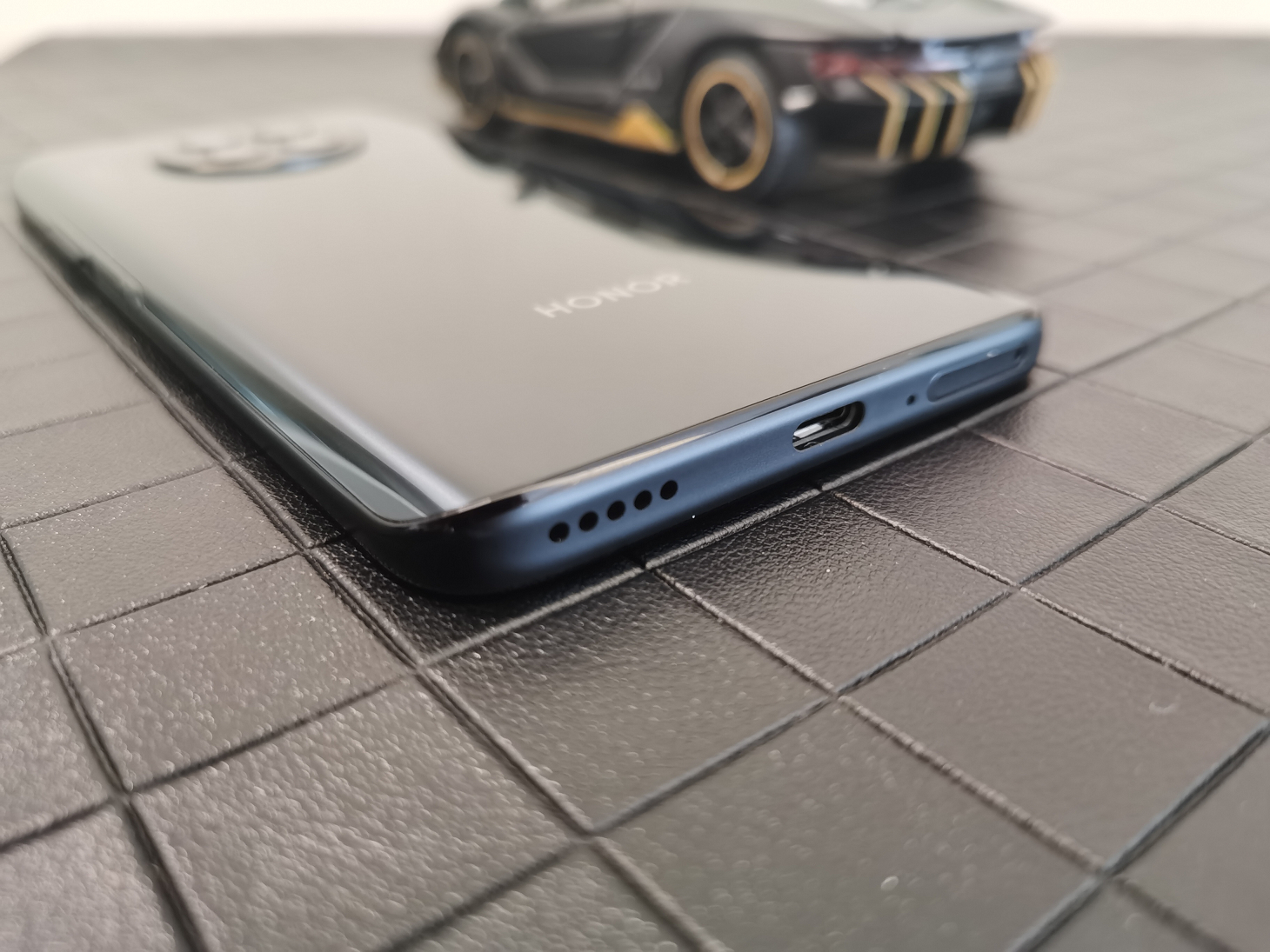 华为荣耀 荣耀X20评测：首发智慧运存，“0”边框设计，夜景拍照效果再提升