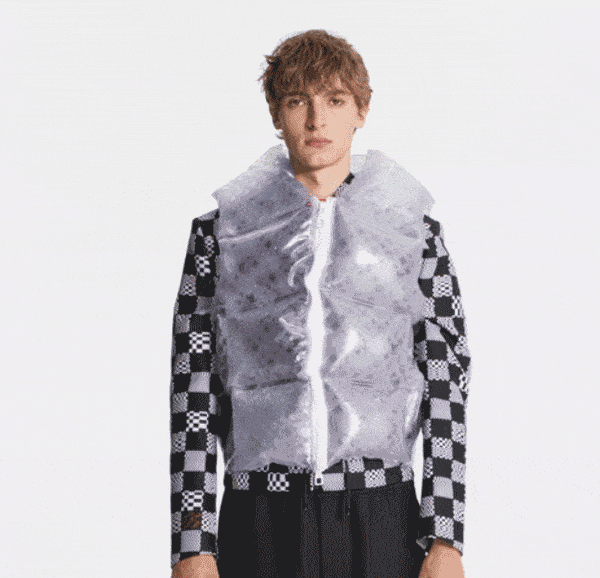 文山身边大小事 一件空气背心竟要2万6!贫穷的打工人理解不了这个时尚……