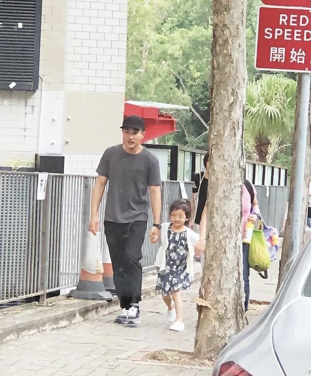 刘恺威|杨幂女儿小糯米迎7周岁生日，离婚后母女俩不同框，和爸爸更亲近