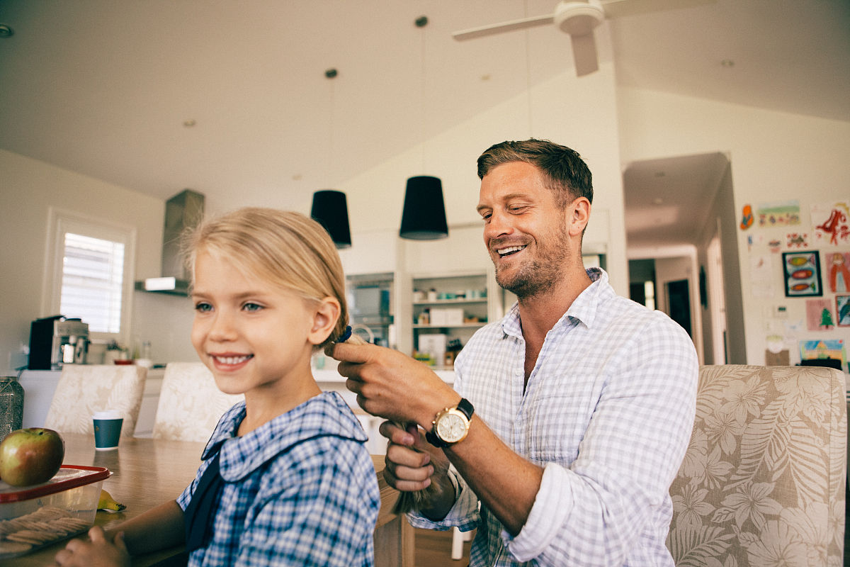 母婴说事|家有女儿的，注意“女大避父”，尤其是在这三个方面，影响会更大