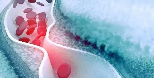 萧亚轩|41岁萧亚轩与小16岁男友水中秀恩爱，女性保养瑜伽，排毒又养颜