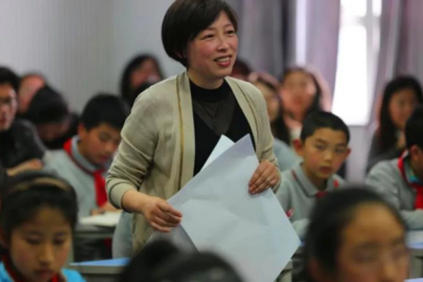 糯妈育儿经|高中教师“辞职信”走红， 工作19年工资2600，网友：温饱难维持