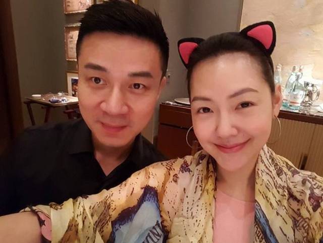 小s真怀4胎了?高凸的肚子被猜3个月不止,网友:恐怖又心疼!