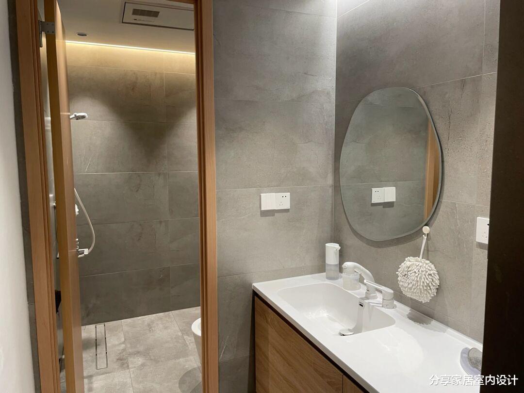 她家新房,全屋无主灯的设计很时尚,露天阳台太令人羡慕了!