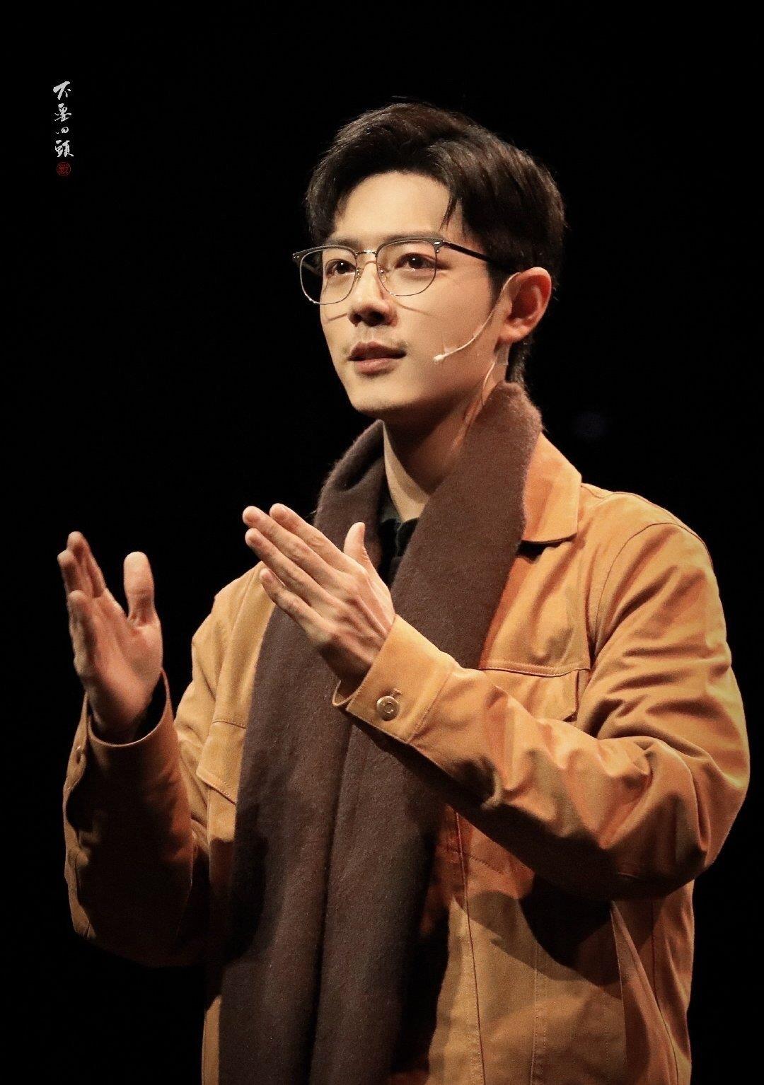 肖战|肖战捅破圈层规则！默不作声为娱圈创造热度，低调逆袭让人敬畏