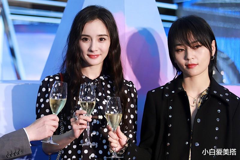 小白爱美搭|周笔畅的甜酷风穿搭挺个性,站在“小狐狸”杨幂旁,也丝毫不逊色