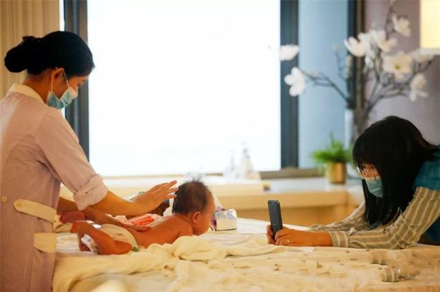 躲进你的身体|坐月子不能玩手机？用不用手机确实影响不一样，注意三点不伤身