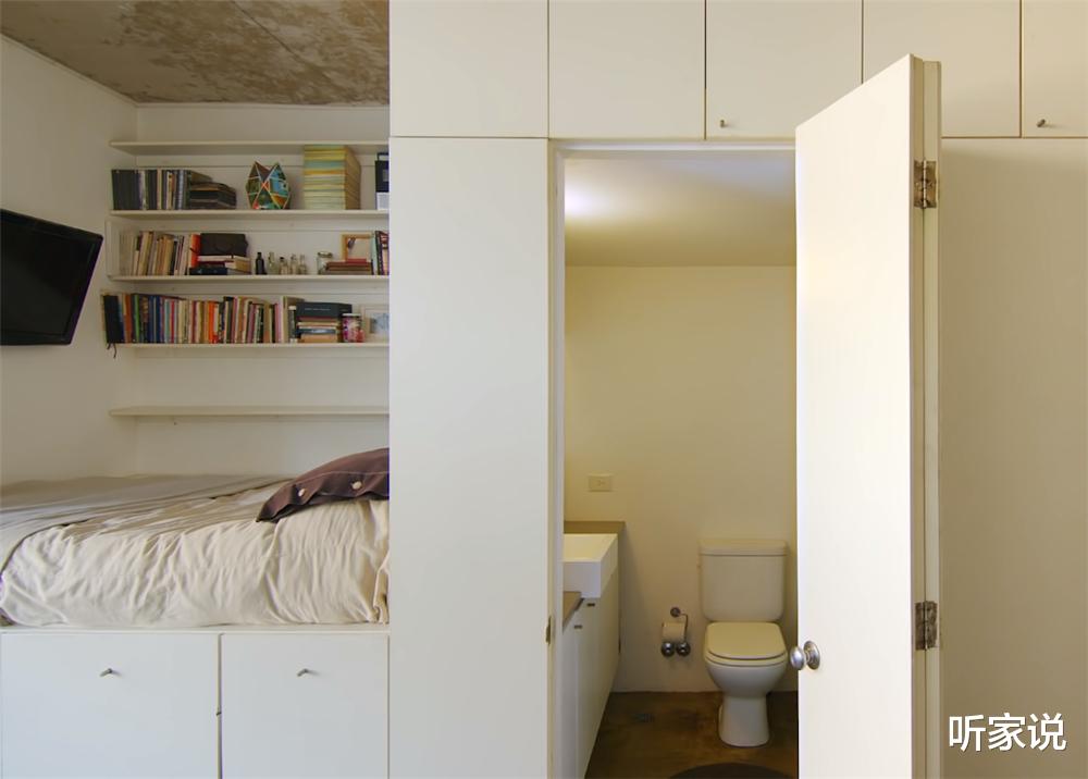 他买下32㎡小家，将卧室厨卫“藏”在壁橱里，面积虽小却井然有序