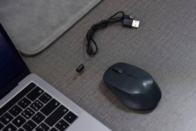 阿里巴巴|在图书馆使用鼠标也不会打扰他人:雷柏M300S上手