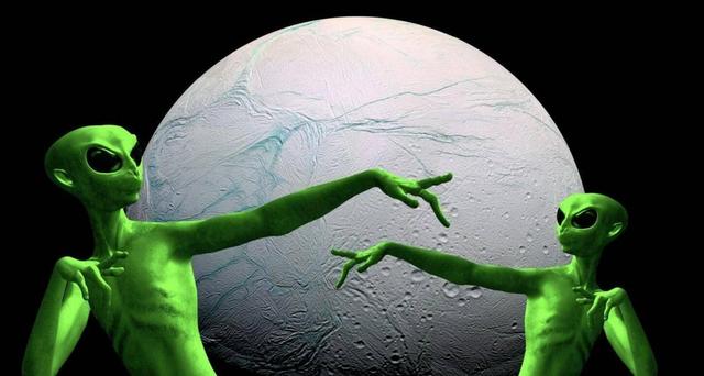 看到月球上的五星红旗,美国登月再遭质疑,为何美国国旗在飘扬?