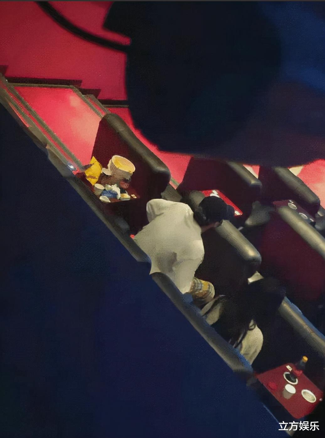 刘雨昕|过气顶流前女友小怡同学直言都美竹很丑，并暗踩鞠婧祎？