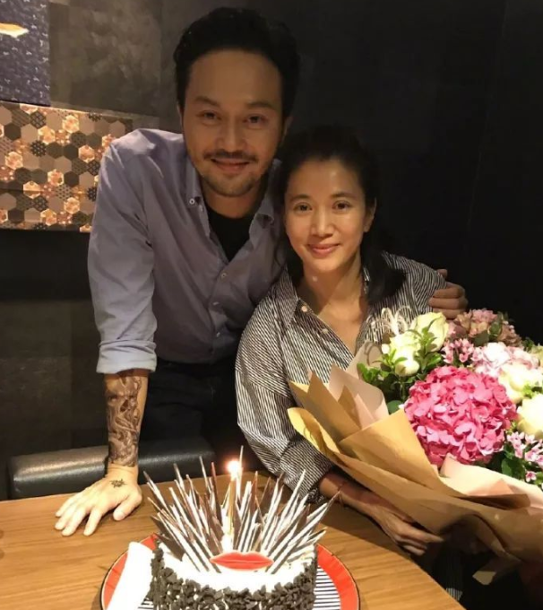 十万个家居为什么|参观张智霖和袁咏仪的家，阳台外面山雾弥漫，居住楼层也太高了吧