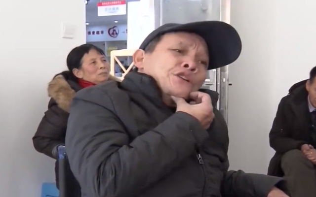 蓦然一牟 男子身价千万娶漂亮妻子，婚后却被妻子赶入出租房，妻子：他活该