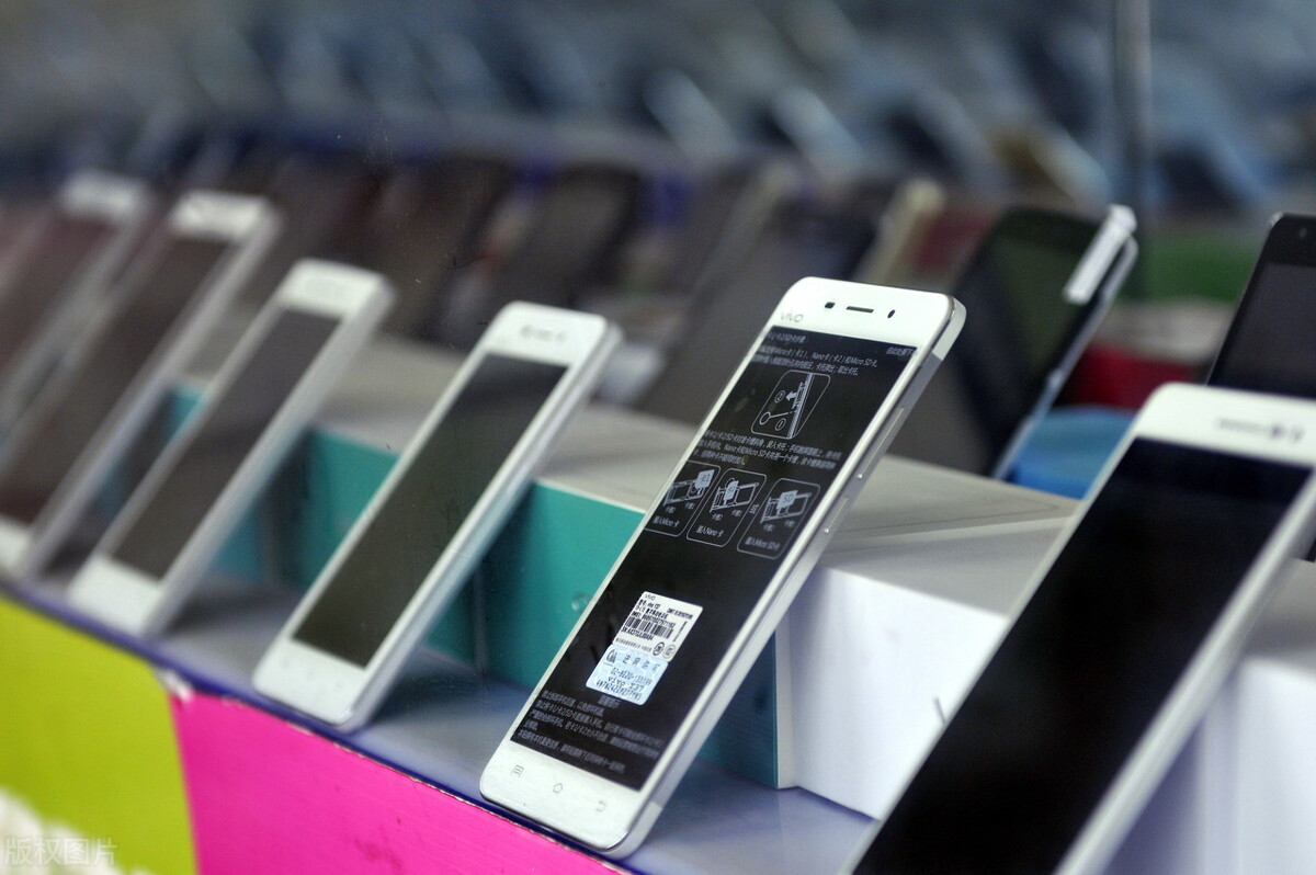 |年底换手机,有3类手机不适宜“捡漏”,来听听内行人的分析