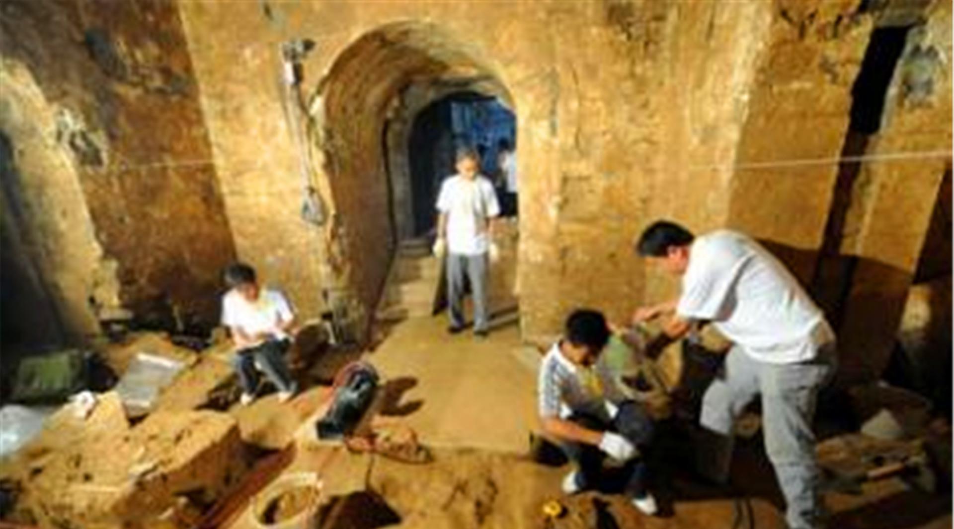 墓室|此墓是“中国第一凶墓”，80名盗墓贼惨死墓中，惨状让人过目不忘