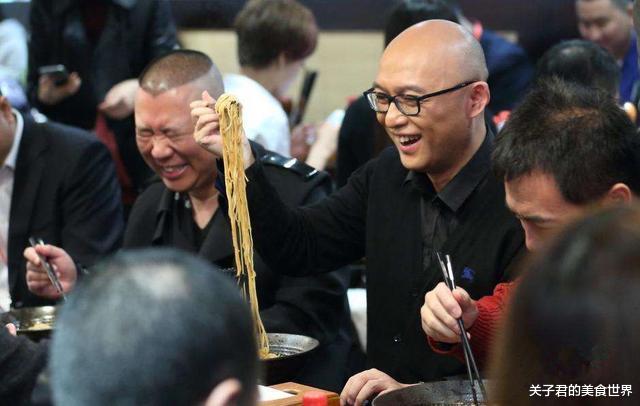 吴京|吴京面馆一碗战狼面48块钱,还有人抢着吃?网友:吃了后无话可说