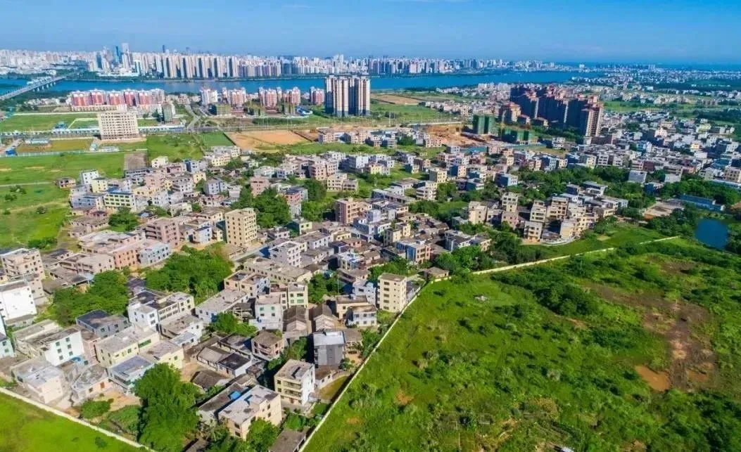 欣欣普法人 租用农民承包地，拆迁补偿款应该归谁？