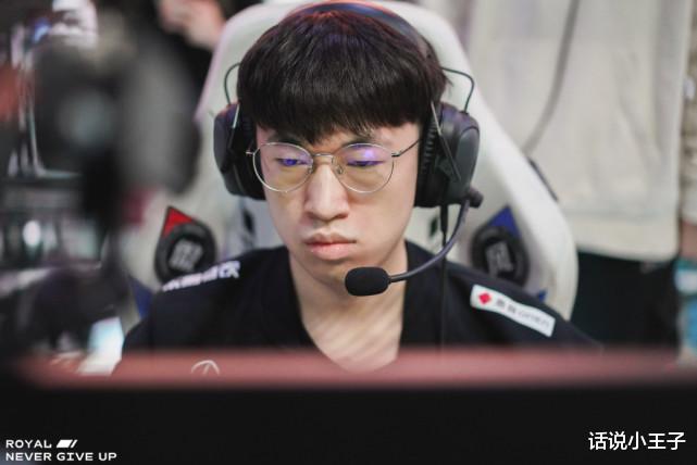 教练|“RNG新教练刚上任就来一个下马威”，朱开教练立下规矩，小虎直播无奈吐槽