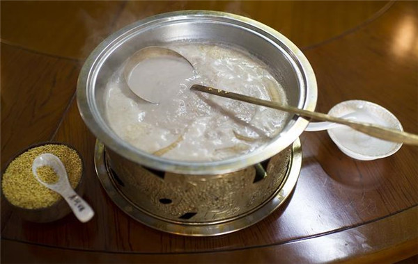 酸奶|没想到吧，我吃4块巧克力的热量，还没一杯酸奶高
