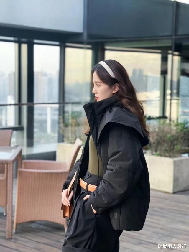 优酷|刘诗诗穿羽绒服造型封神！光腿穿超短裤配长靴，冬天露腿太时髦