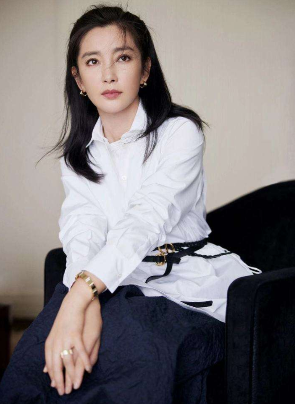 李冰冰|李冰冰：曾被失眠严重困扰，而今婚姻问题是父母的心病