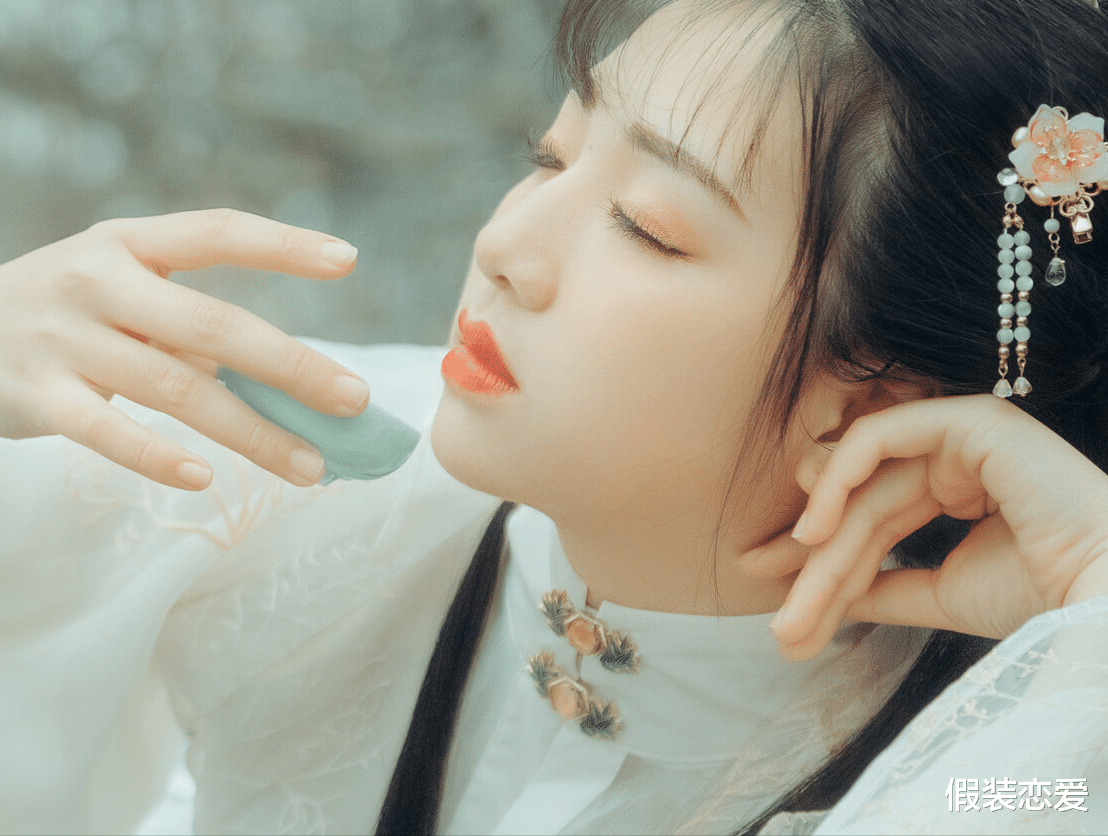 假装恋爱|美丽并不代表完美无缺，正因为缺陷，美丽也能得到升华！