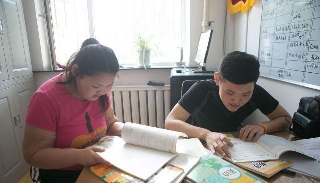 爱红烧肉|我是中等生，放暑假了，我想利用这段时间赶超我的同桌，怎么做？