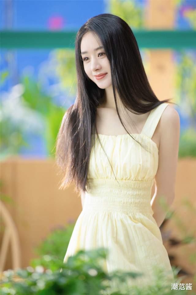 潮范酱|赵丽颖的撩人秘诀都在这儿，圆脸妹妹吊带也可以穿出高级感