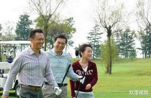 冯嘉怡|他身价惊人却常年跑龙套,拍戏就是为了过瘾,片酬连油钱都不够