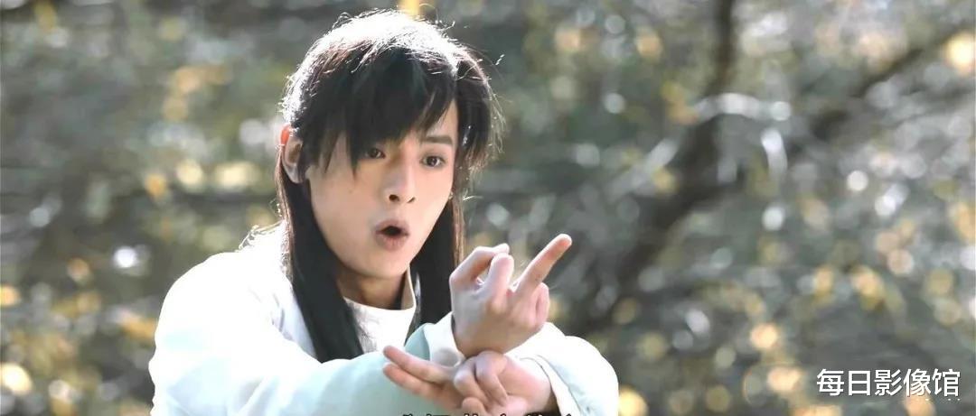 周星驰|卖肉博眼球？《逃学威龙》30年后翻拍，没了周星驰照样成票房第一