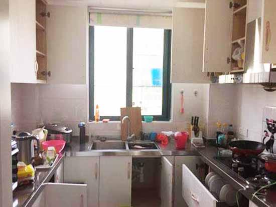 摊上一个邋遢老婆真郁闷，新房才装修被糟蹋成这样，还怪房子太小