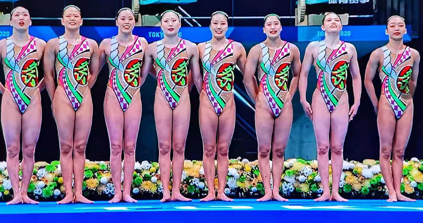 时尚风行派|日本花泳赛服太独特！素白色打底祭字直接穿身上，还是中国红漂亮