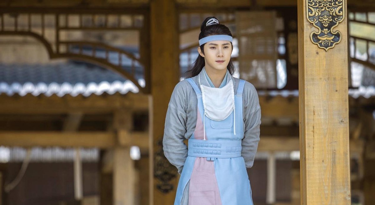 许佳琪|许佳琪新剧刚开播，就冲至飙升榜第二，看到更新集数：太宠粉