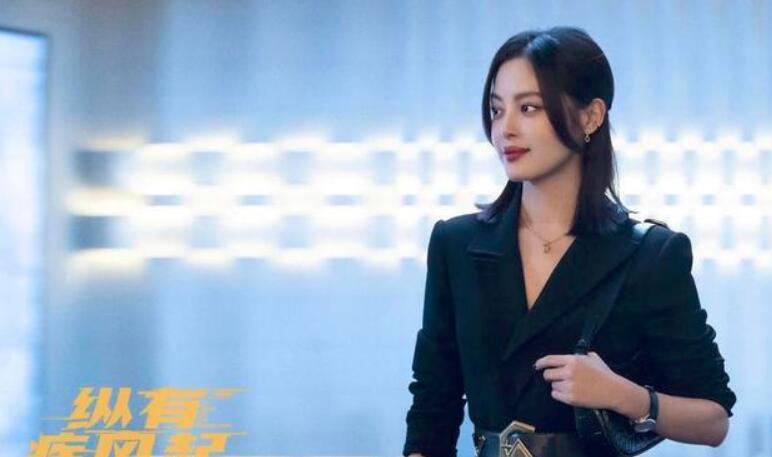 靳东|靳东又一部剧来袭，搭档女神宋佳，“不一样”的职场精英剧