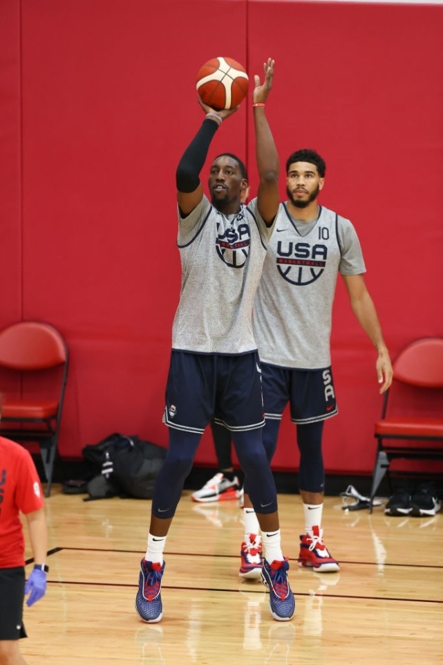 陈博主潮物Sneaker|美国男篮上脚图，哪款是你的最爱