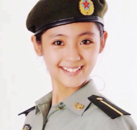 肖战|明星出道前旧照：认出孟美岐，认出林一和肖战，能认出邢菲是真爱