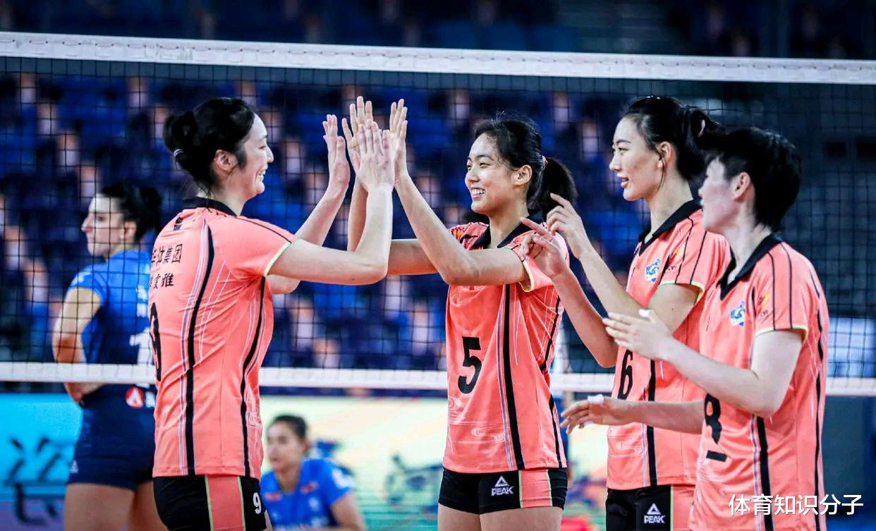 女排|二传主攻接应自由切换！女排杀出1米8宝藏女孩，独揽28分风头无两