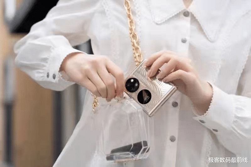 薇婭|華為P50 寶盒正式亮相：外觀設計驚艷，開合之間盡是滿滿的儀式感