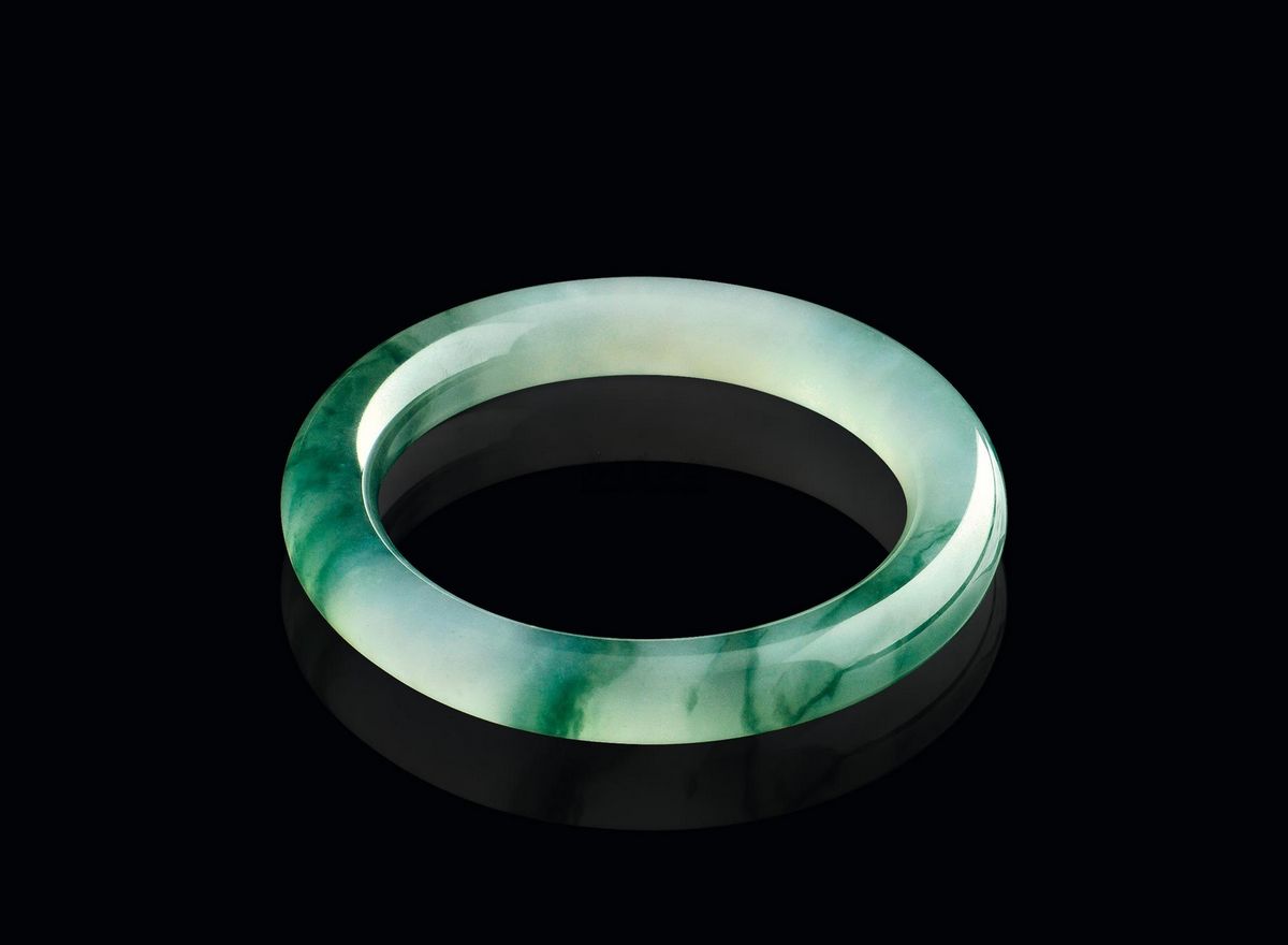 翡翠|不是人人都能戴翡翠？翡翠戴久了变干，没水头是什么原因？