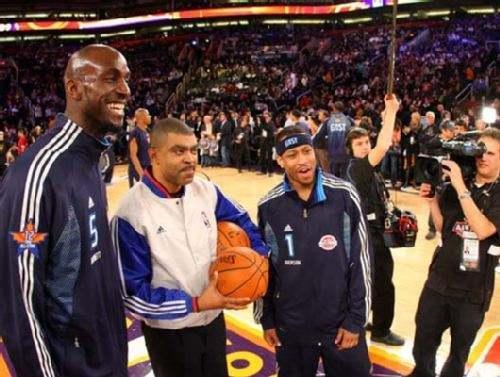 小萌娃说|为什么07年的掘金队只是送出了几个角色球员就能得到巅峰期的艾弗森?