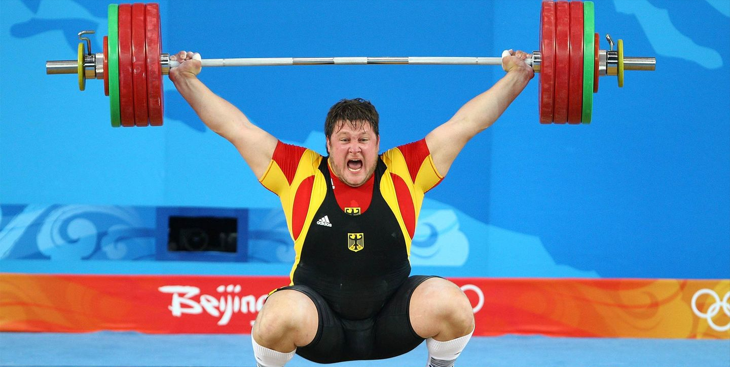 软妈硬爸|奥运会上的感人时刻：带着亡妻照片领奖的奥运冠军