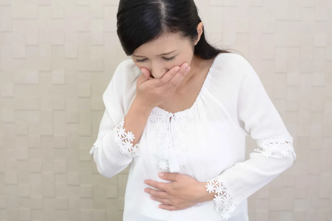 禾一酒馆 “?坐月子期为什么不能长时间玩手机？”