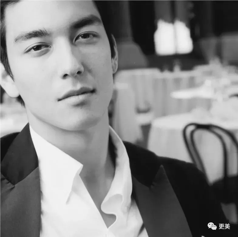 元斌|马思纯终于看上一个帅的了？这脸放内娱都能登顶吧…