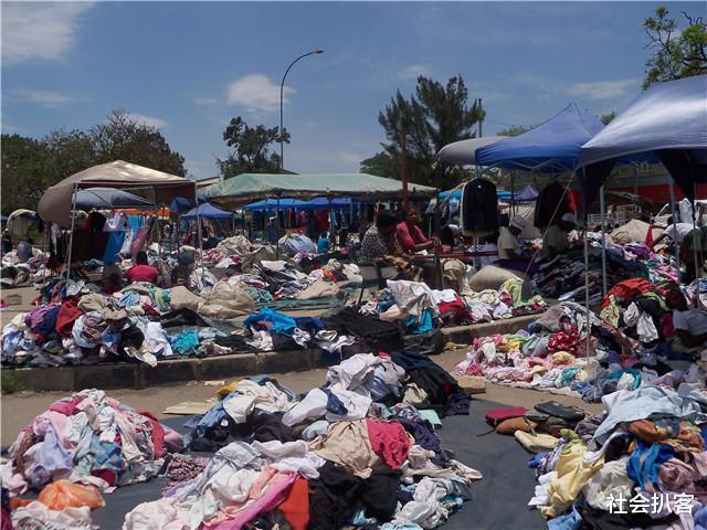 社会扒客 隐藏在回收箱后的“暴利”！无人问津的旧衣物，有人凭此年赚百万