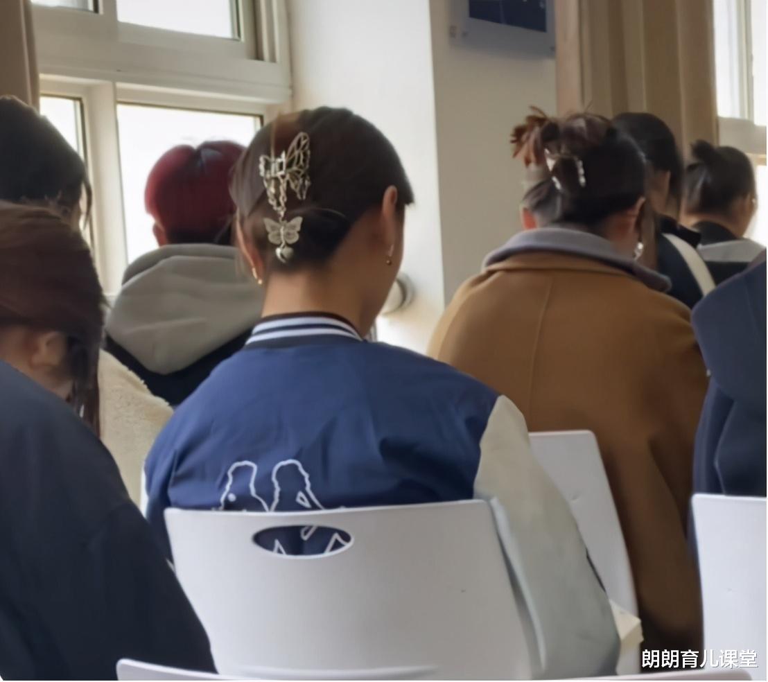 发型|90后女子“发型图鉴”火了，网友看后哭笑不得：直接回到20年前